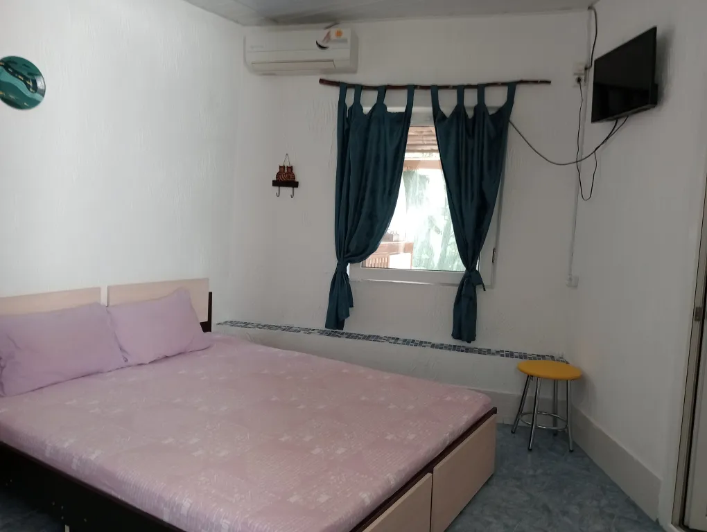 Отдельный трехместый домик с кухней -беседкой