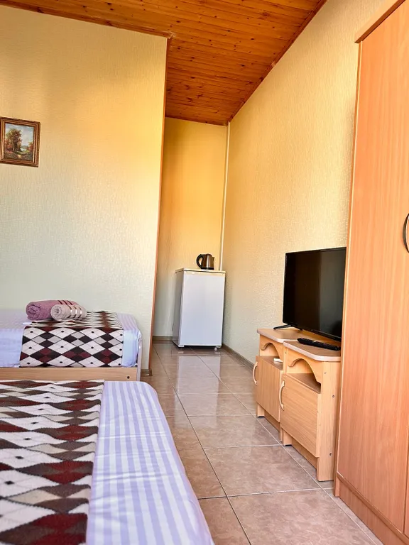 Недорогая комната с видом на горы