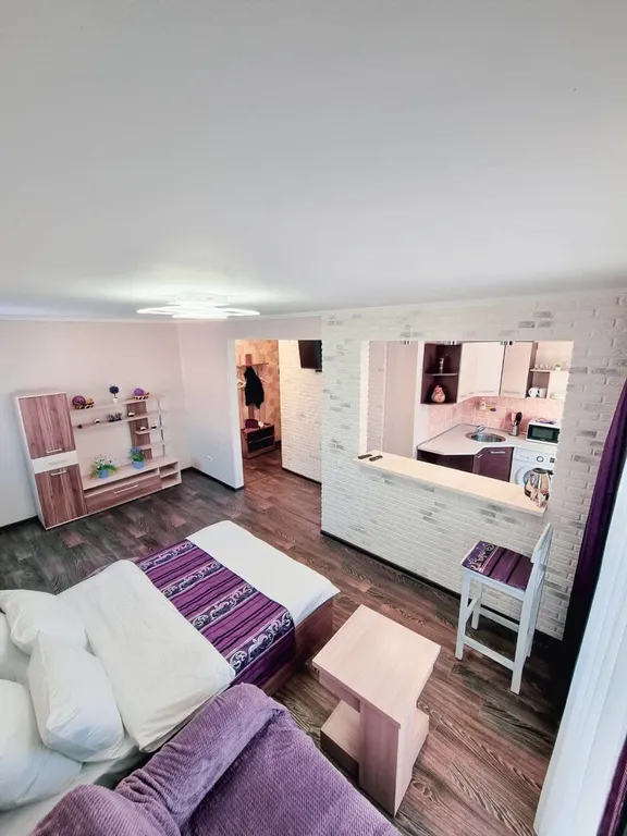 Квартира-студия в центре после ремонта — аренда посуточно в Белово