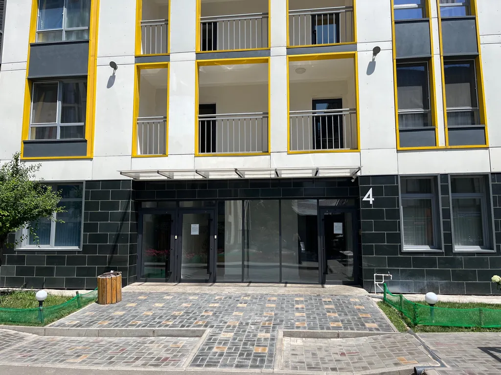 Просторные светлые апартаменты в ЖК «Раимбек», питьевая вода подарок