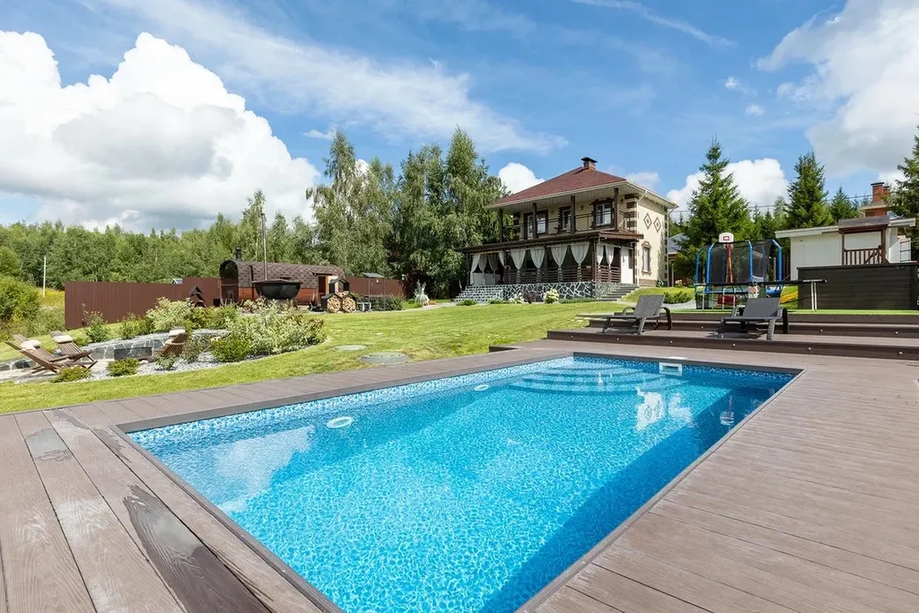 Коттедж с бассейном, баней и чаном