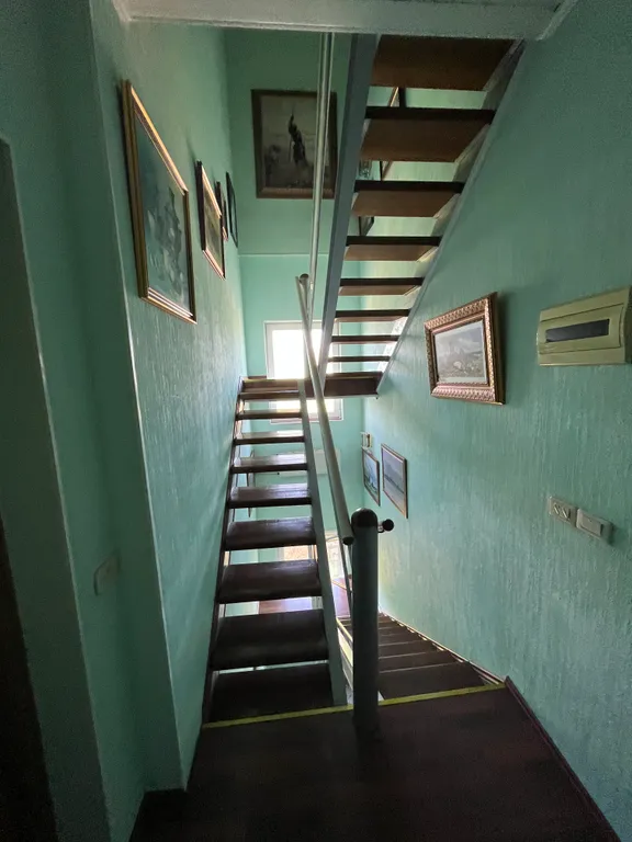 Тихий и уютный дом с террасой с видом на горы