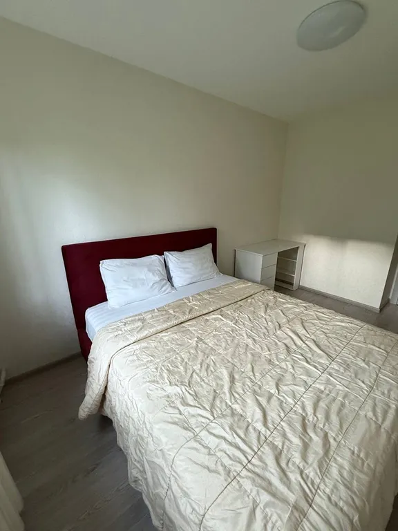 Квартира 3-к квартира. Свежий ремонт, 7 комфортных спальных мест, бойлер — Гатчина