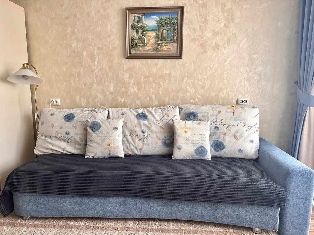 Светлая, уютная 2-комнатная квартира с отдельной детской комнатой