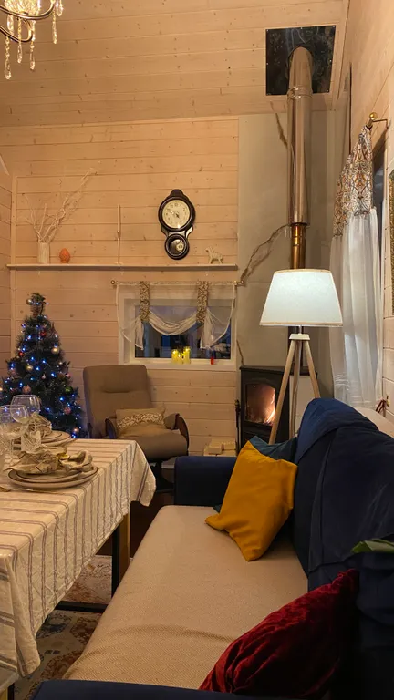 Голландский домик у леса