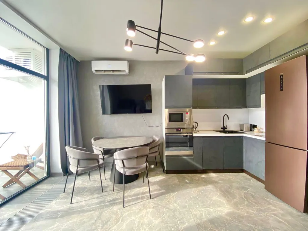 Видовой апартамент-студия резиденция