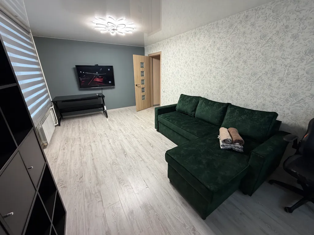 Просторная двухкомнатная квартира на набережной