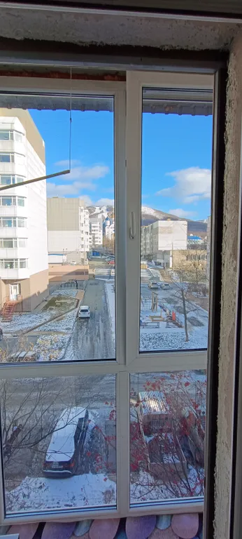 Горнолыжный курорт через дорогу