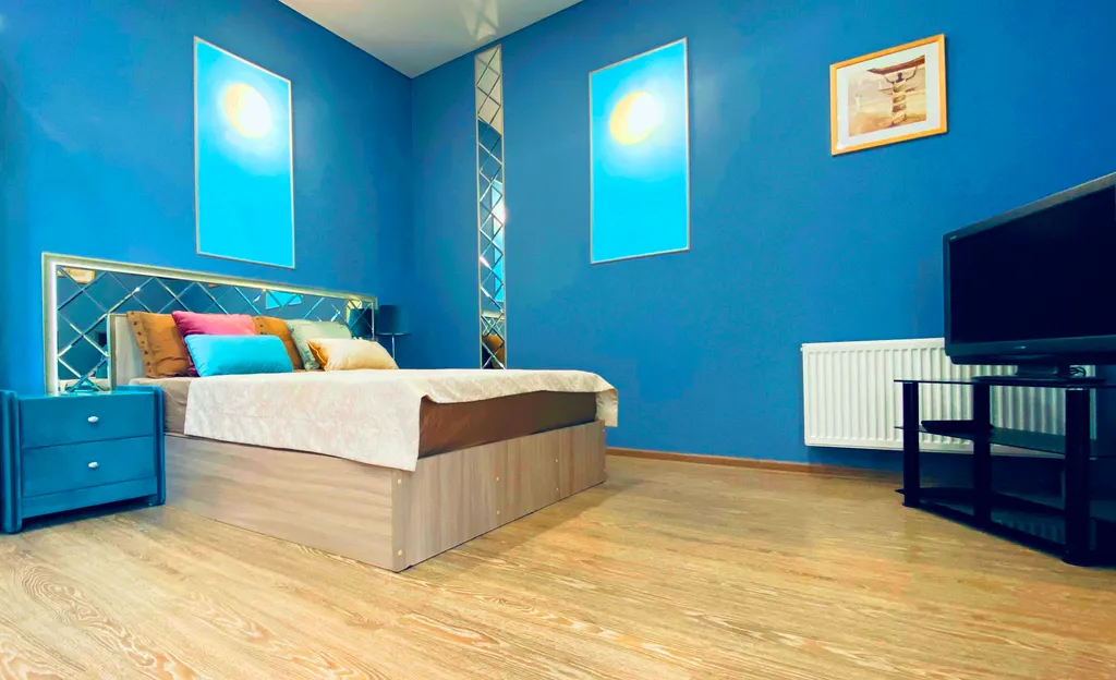 Просторная квартира с лоджией на площади Революции