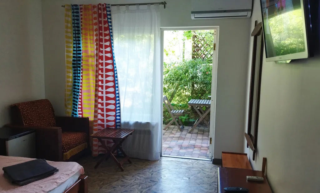 Квартира Комната с собственным патио в саду — Геленджик