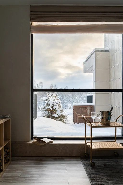 Охта Сьют 4 с большой террасой на 1 этаже, с видом на лес