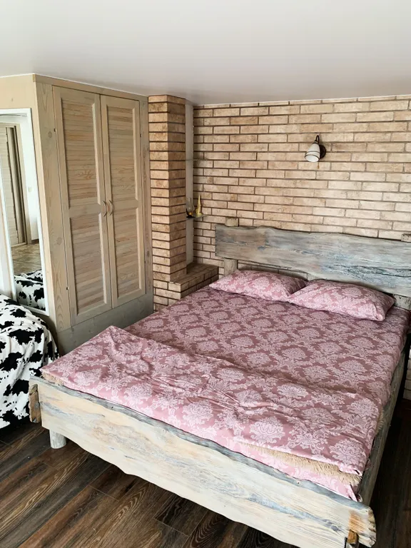 Тихое и комфортное место на берегу реки Лесная