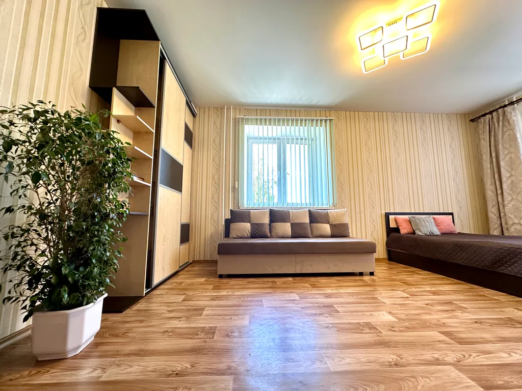 Апартаменты в новостройке с балконом