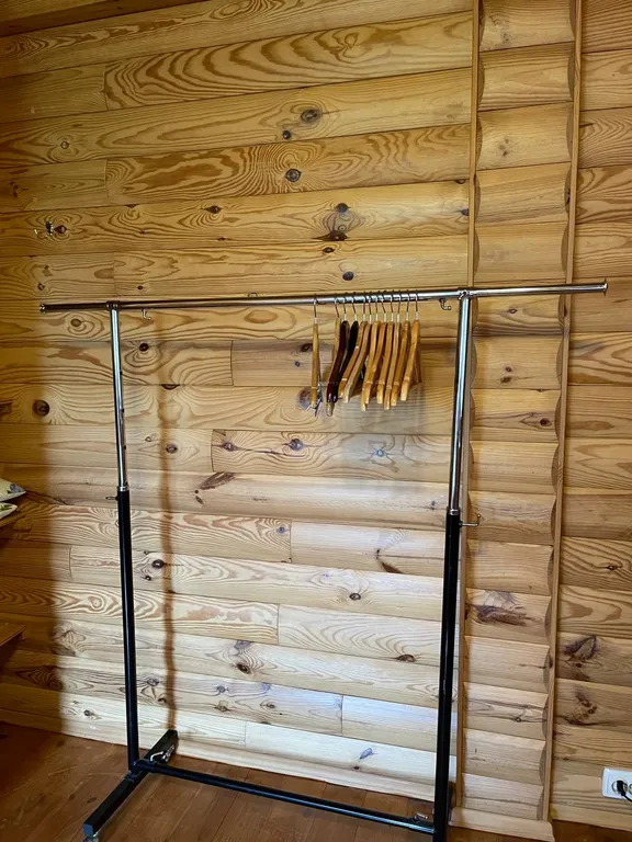 Двухэтажный дом в частном секторе