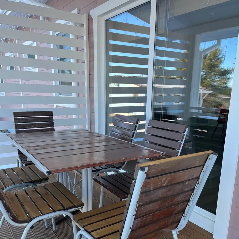 Уютный дом у озера