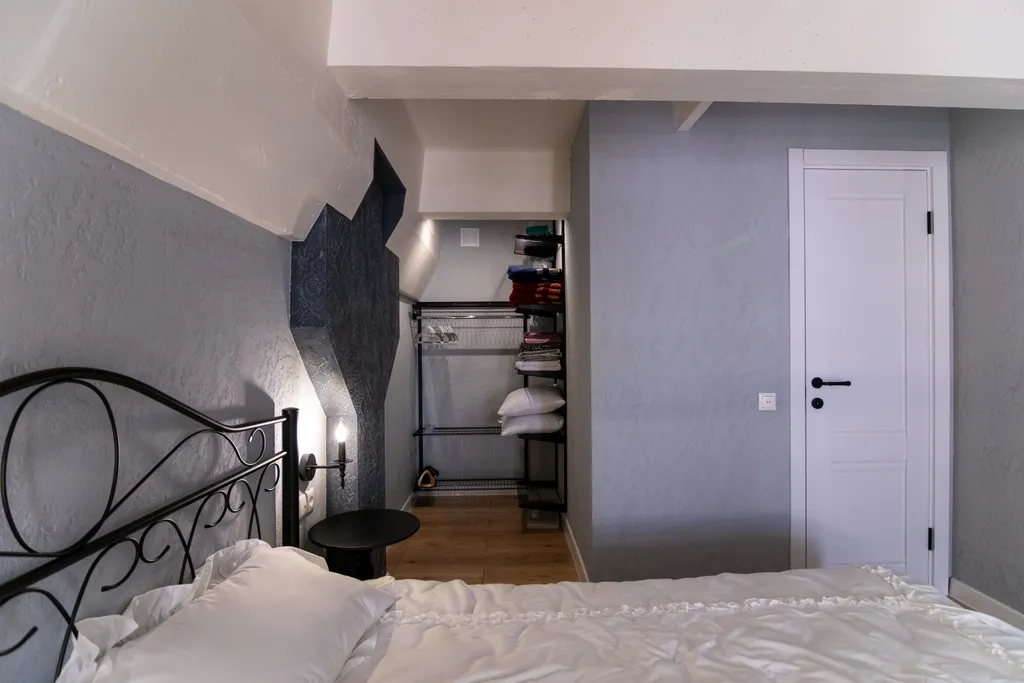 Двухэтажная студия с дизайнерским ремонтом