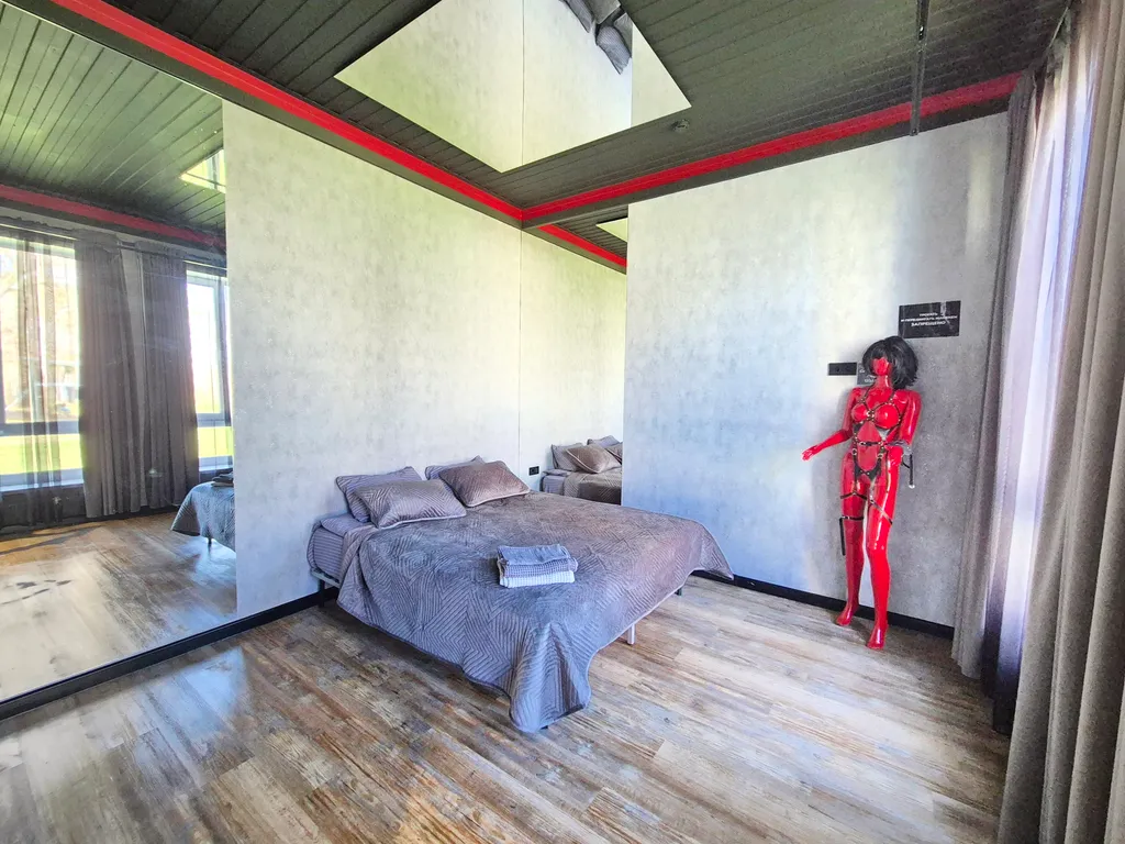 Дом с баней и бассейном