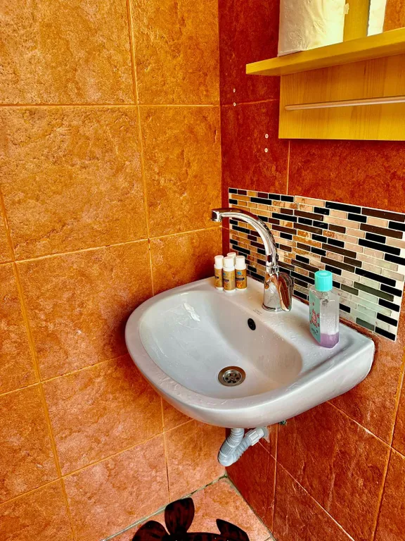 Новая эксклюзивная студия у моря в доме с лифтом