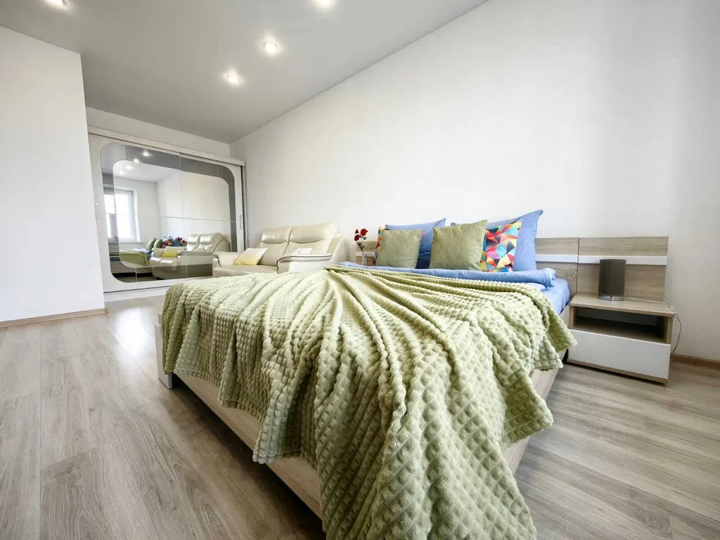 Уютная однокомнатная квартира с просторной лоджией