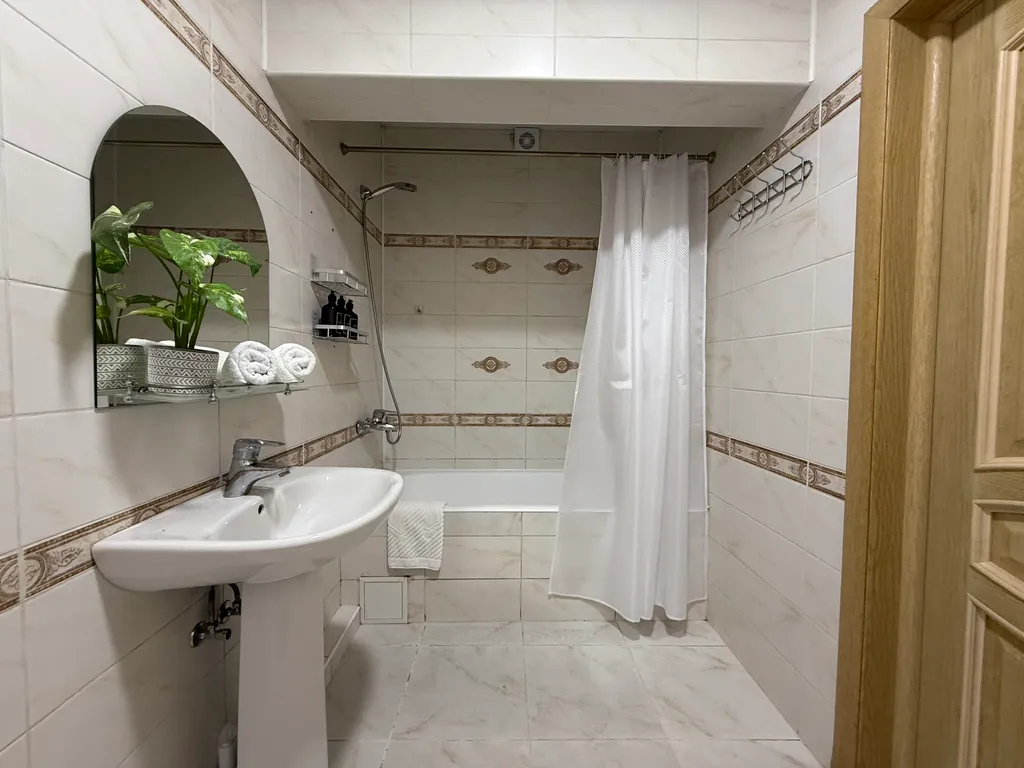 Просторная 2-комнатная квартира с шикарным видом на горы, город и море