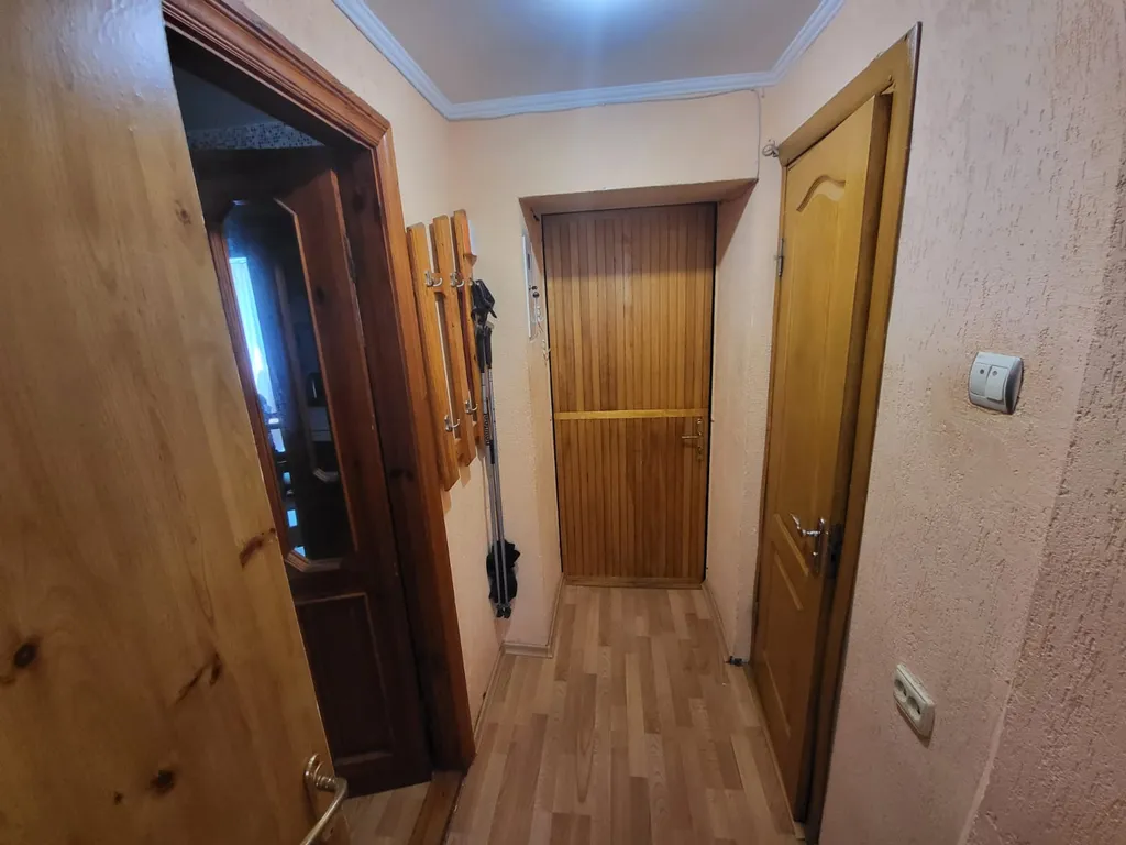 2-комнатная квартира, есть все необходимое для проживания