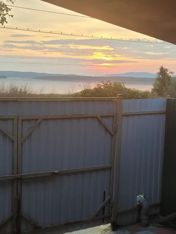 Уютный дом у озера на первой береговой линии