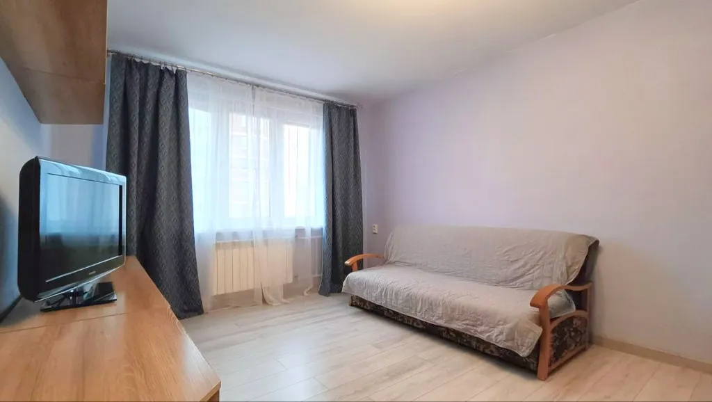 Квартира Светлая и комфортная квартира в микрорайоне северный — Красноярск