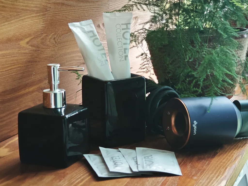 Треугольный дом Lis-A-dom с видом на реку