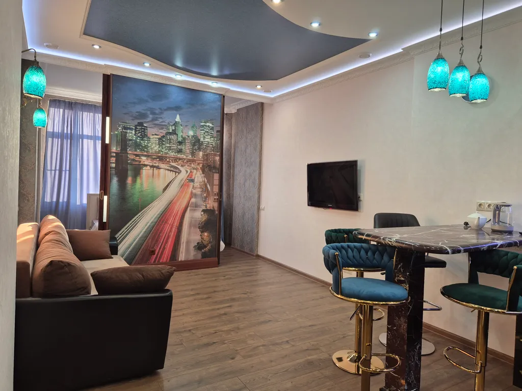 Стильная квартира в центре города с 2 изолированными спальнями — аренда посуточно в Раменское