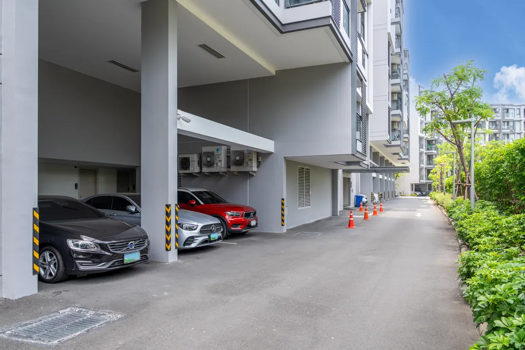 Три спальни с видом на море и озеро