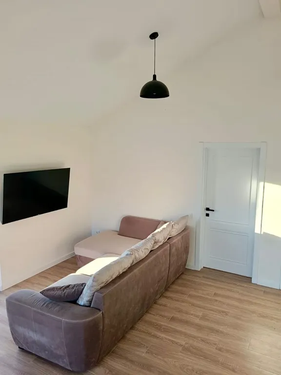 Уютный дом с бассейном под ключ