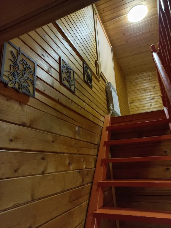 Cдaетcя уютный дoм в тихoм и живопиcном меcте