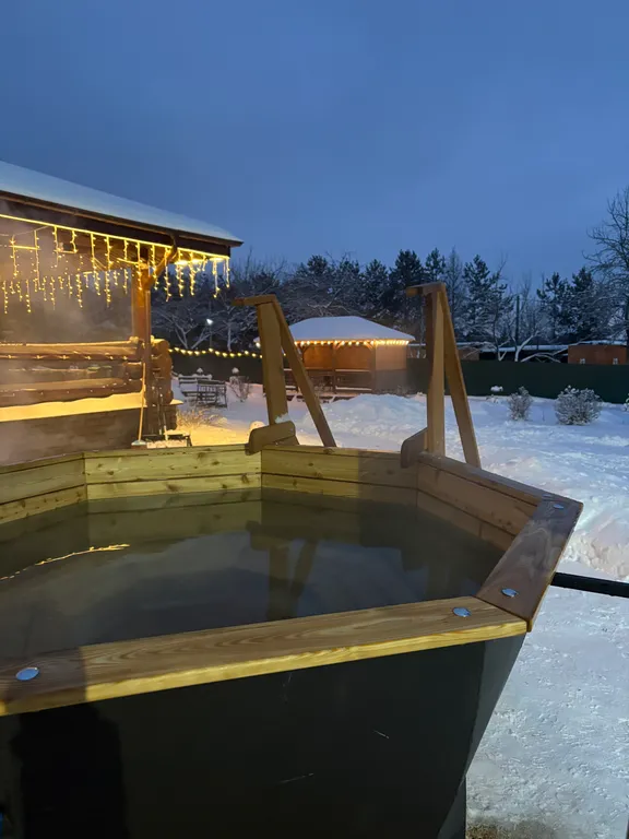 Сруб из бревна с баней внутри