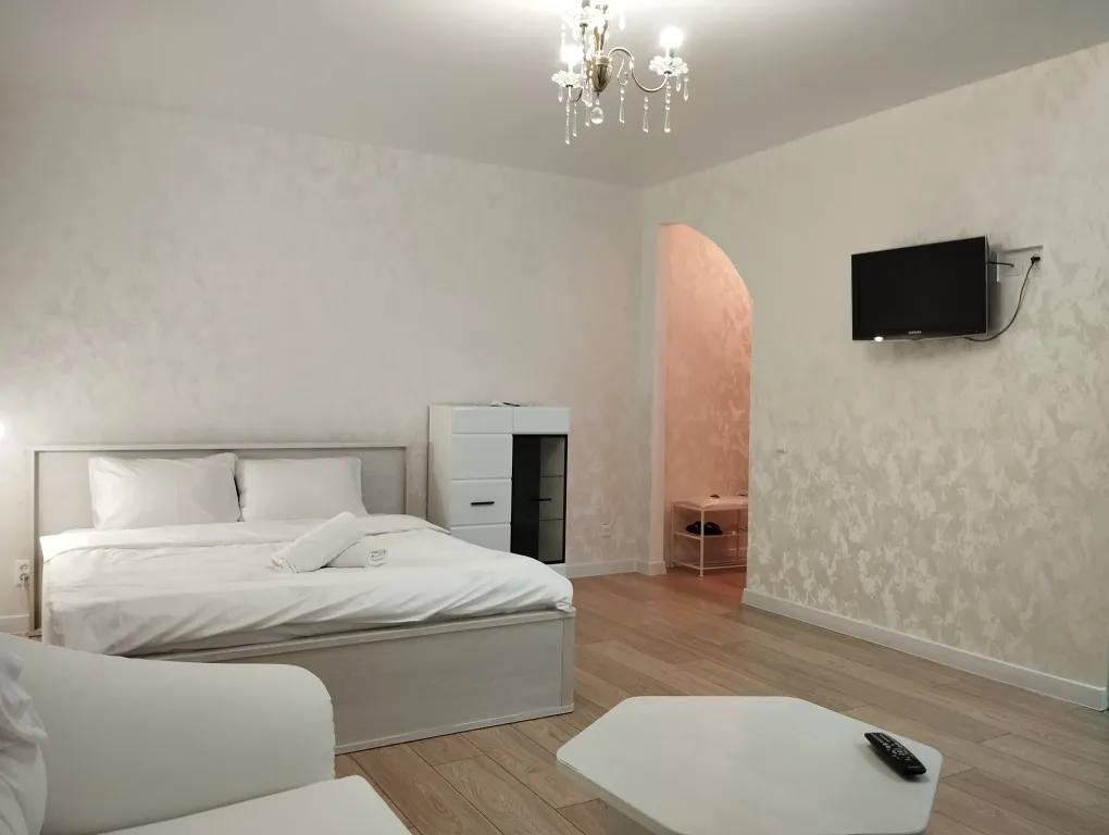 Очень светлая красивая новая квартира в самом центре у площади Победы