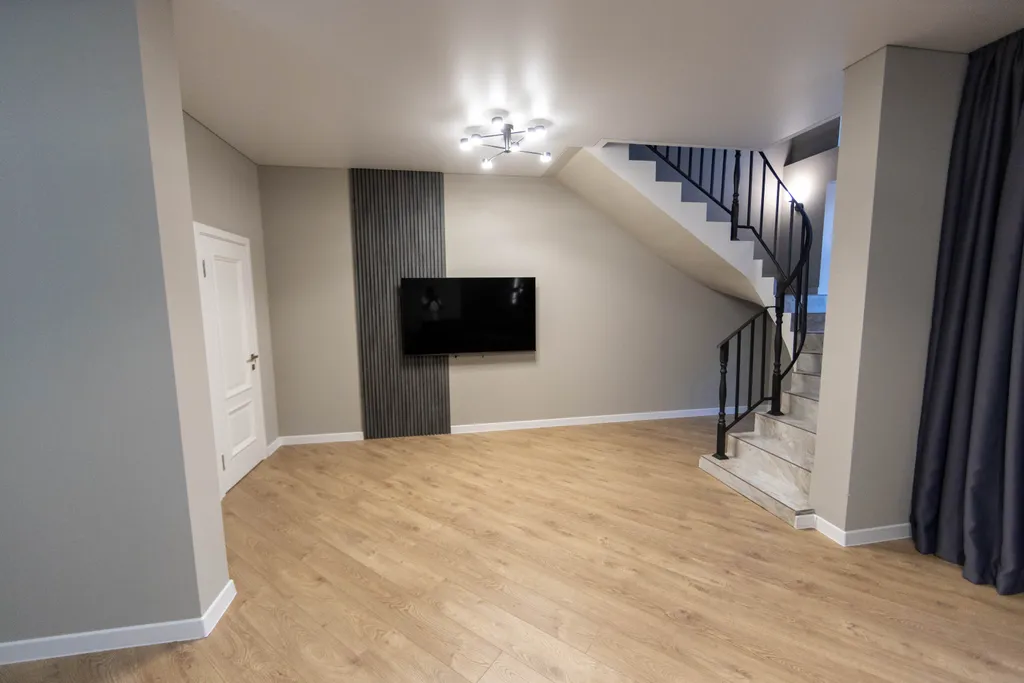 Просторный двухэтажный коттедж на берегу городского пляжа