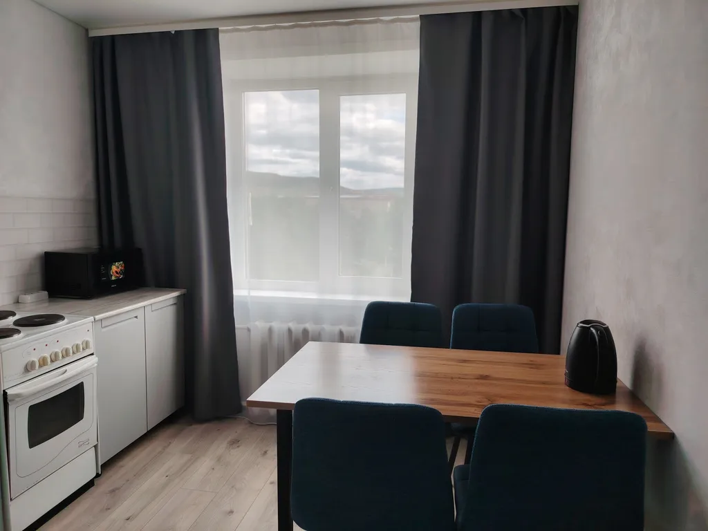 Двухкомнатная квартира напротив Академии Здоровья