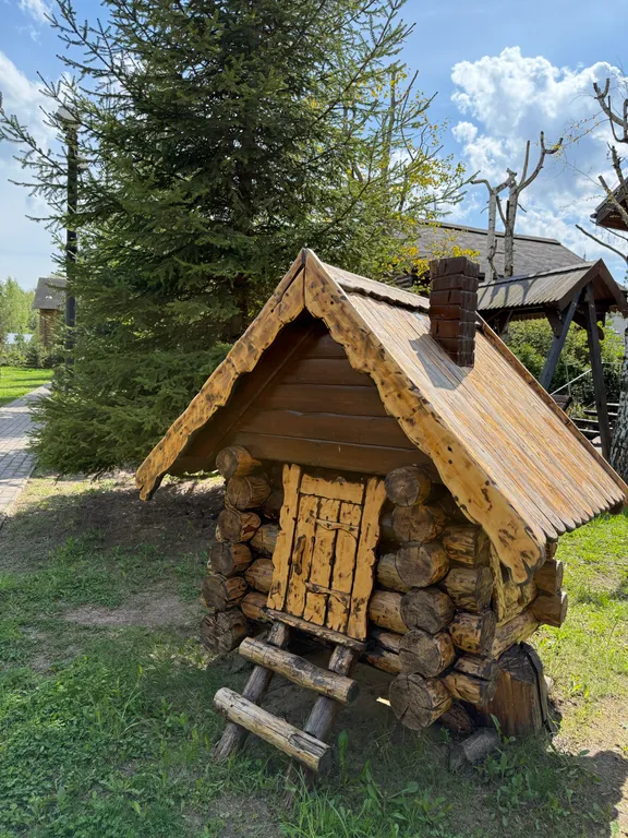 Дом на озере