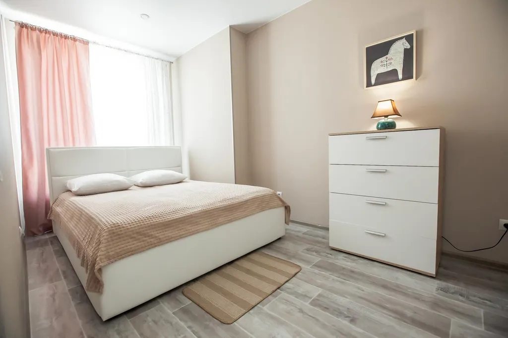 Квартира Просторные двухкомнатные апартаменты в стильном районе города — аренда посуточно в Тольятти