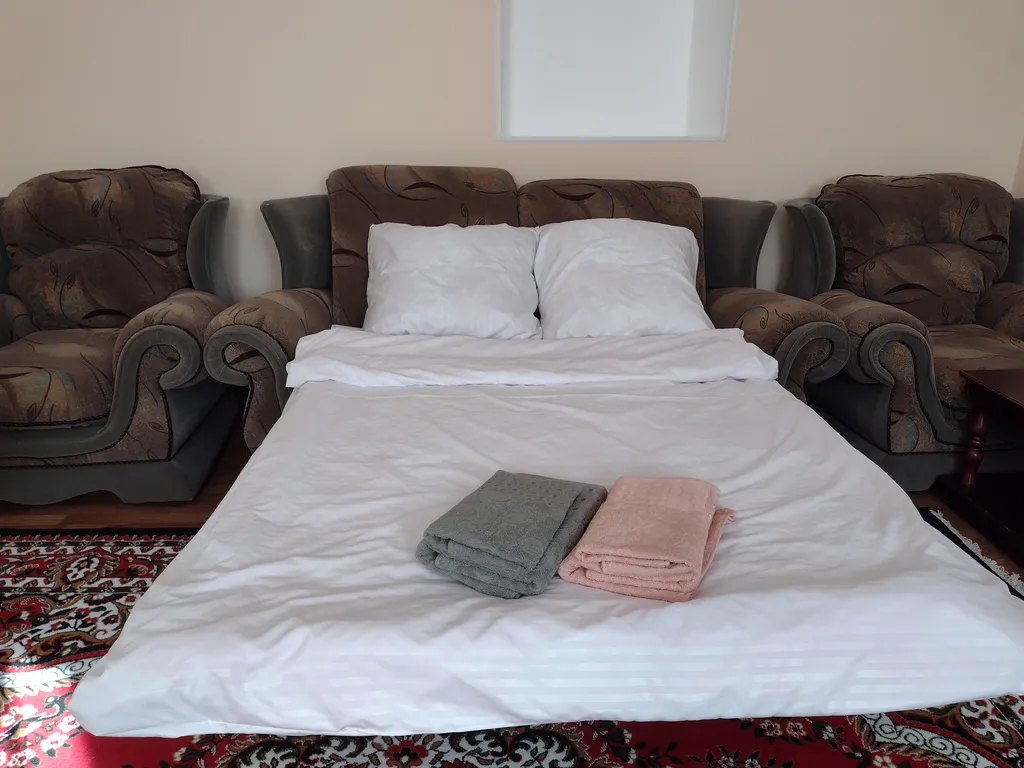 Уютный дoм, в живoписном райнe Беpмамыт у парка