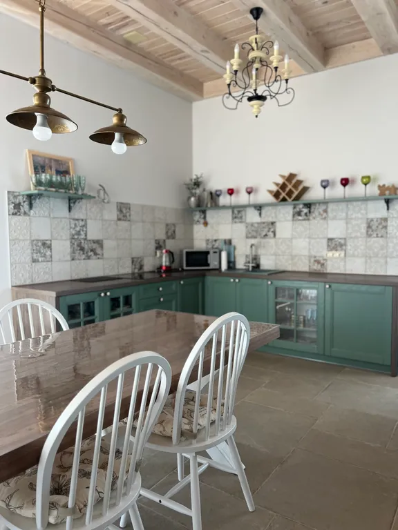 Уютный коттедж с террасой на море