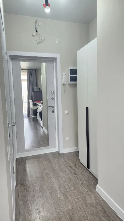 Красивая студия с видом на горы