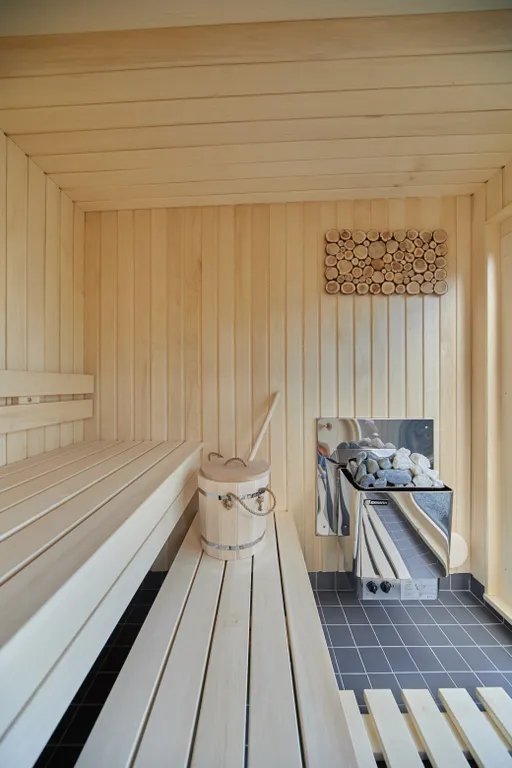 Дом с сауной на берегу озера