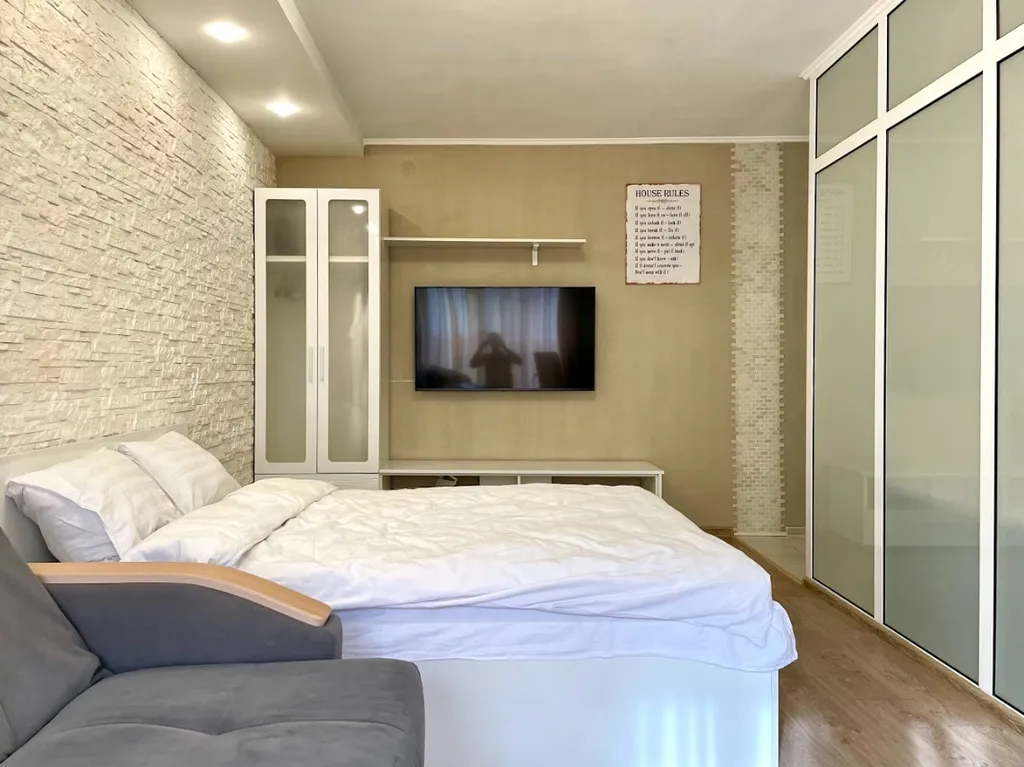 1- комнатная квартира-студия бизнес-класса в центре города