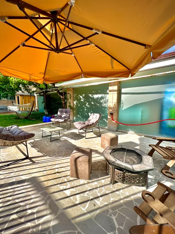 Современная вилла с приватным бассейном и панорамным видом на Арарат