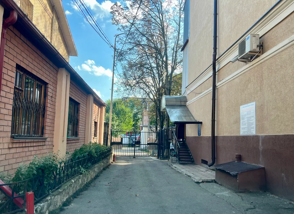 В лучшем месте города (галерея, парк Кирова)
