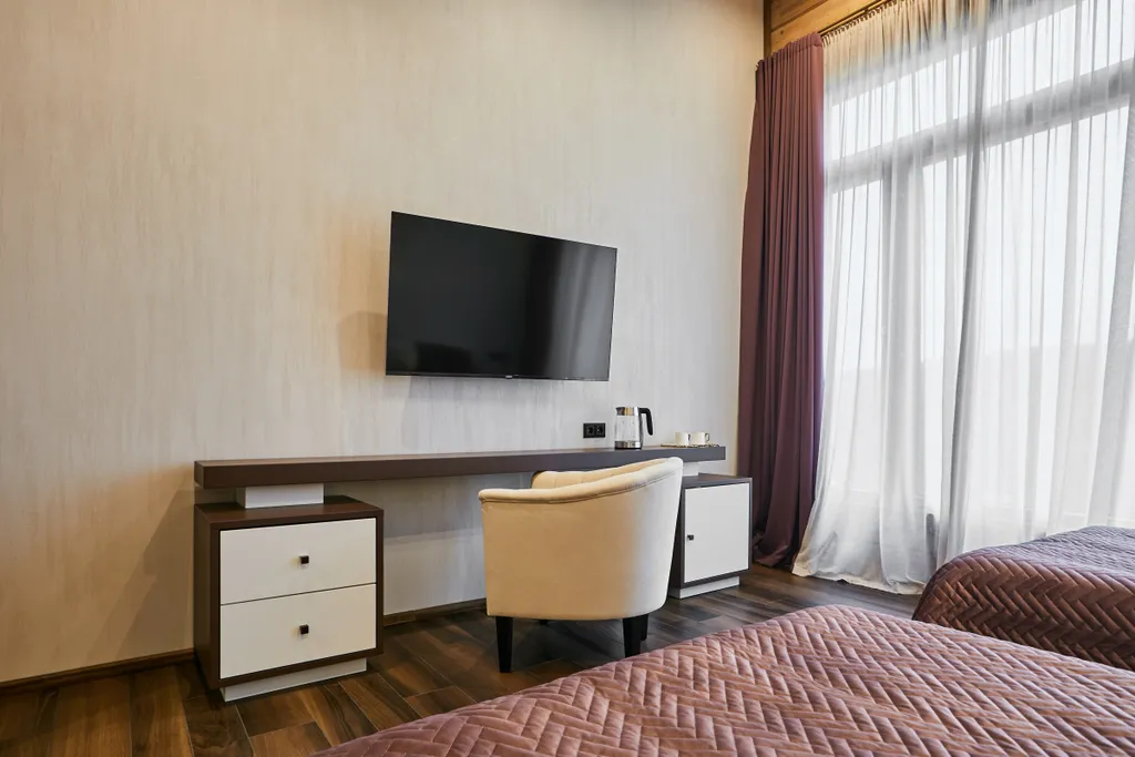 Дизайнерский номер с панорамным видом на озеро для двоих