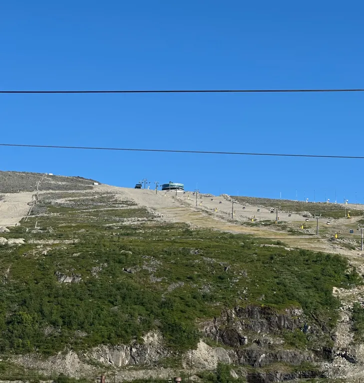 Двухкомнатная рядом со склоном