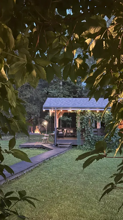 Просторный коттедж в окружении леса – идеальное место для отдыха