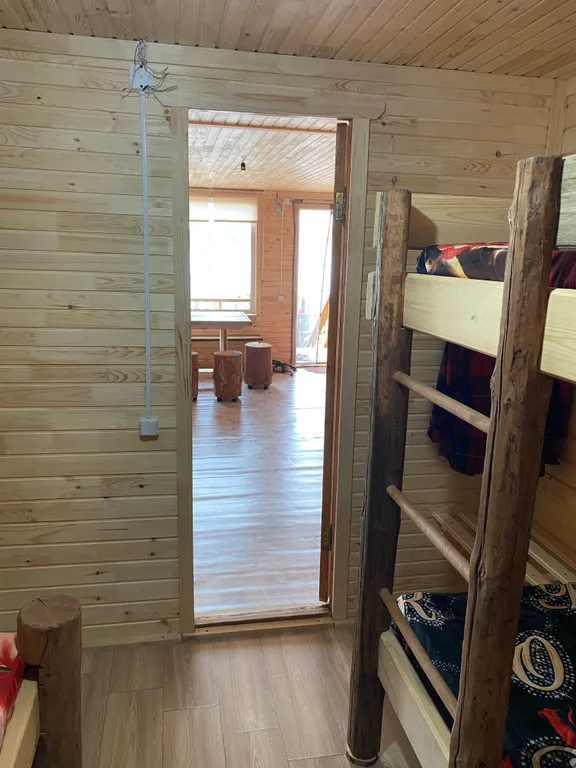 Дом в Тирляне на берегу озера