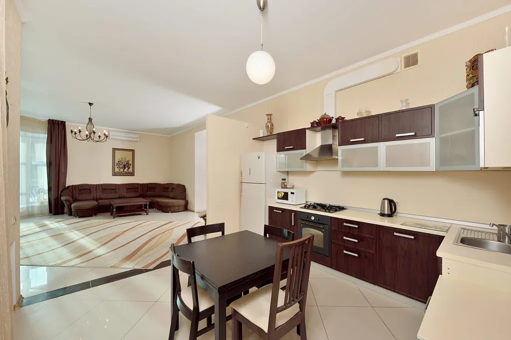 Уютный коттедж с видом на горы